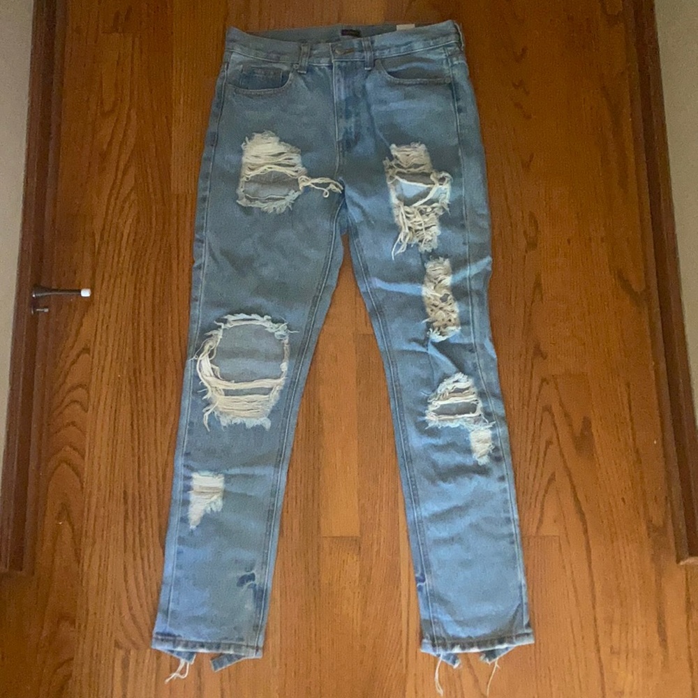 Brandy Melville Distressed Boyfriend Jeans